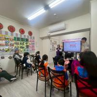 The association chairman explained how to care for people with amnesia.