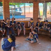 Lecture on how energy is generated using small DC motors to light a single LED light 