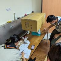 The relief supplies were sorted and packed at the Tzu Chi Neihu in Taipei City.
