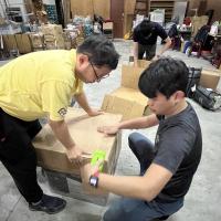 The relief supplies were sorted and packed at the Scouts of China(Taiwan) headquarters.