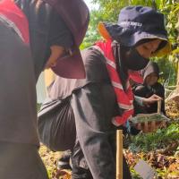 Jamboree participants, practicing Moringa planting