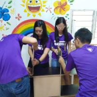 Assembling the bookshelf (2)