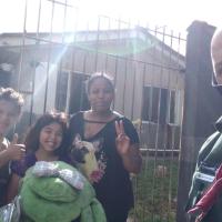 Entrega de presentes para crianças no bairro Vila Maria Antonieta - Pinhais (PR)