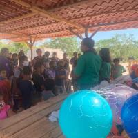 Mi jefe responsable y yo platicando acerca del proyecto