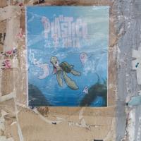 Cartel pegado por la exploradora en una tienda de barrio