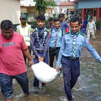 Time to carry the food inside the sack