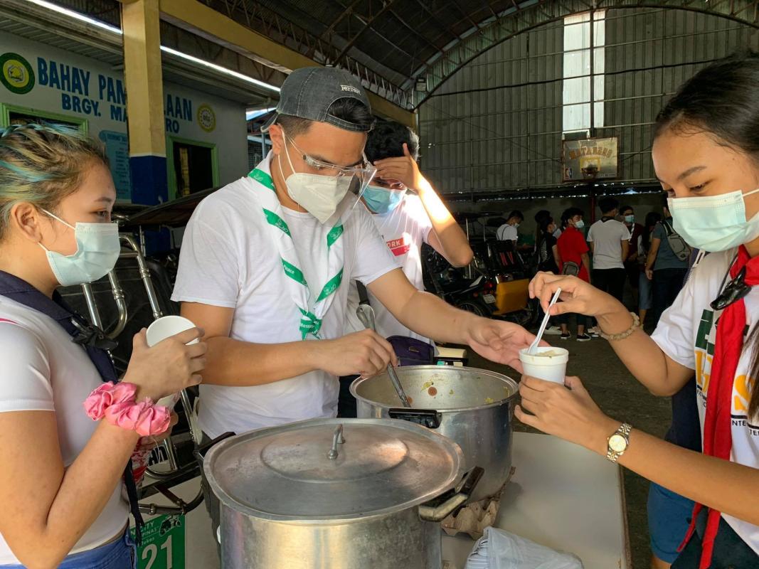 Scouts reach out the victims of typhoon Ulysses | Rover Circles United 08 of Cabanatuan City