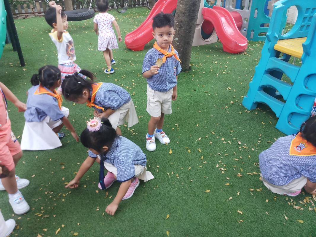 ช่วยกันบำเพ็ญประโยชน์