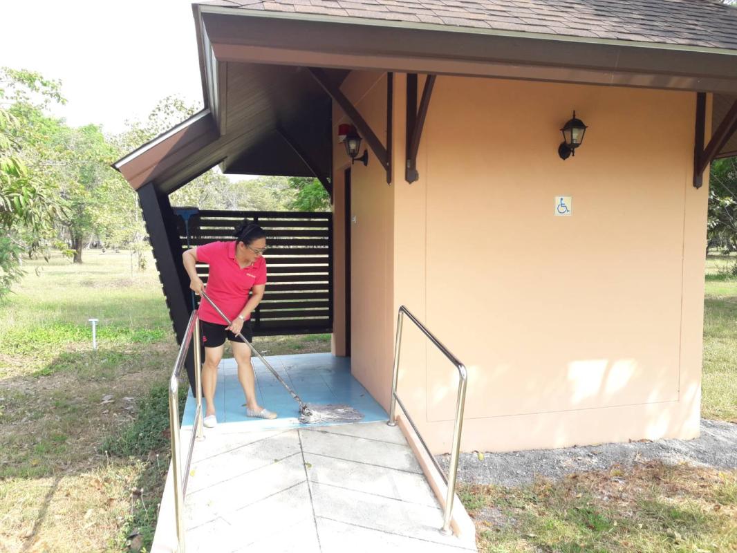 ล้างห้องน้ำ