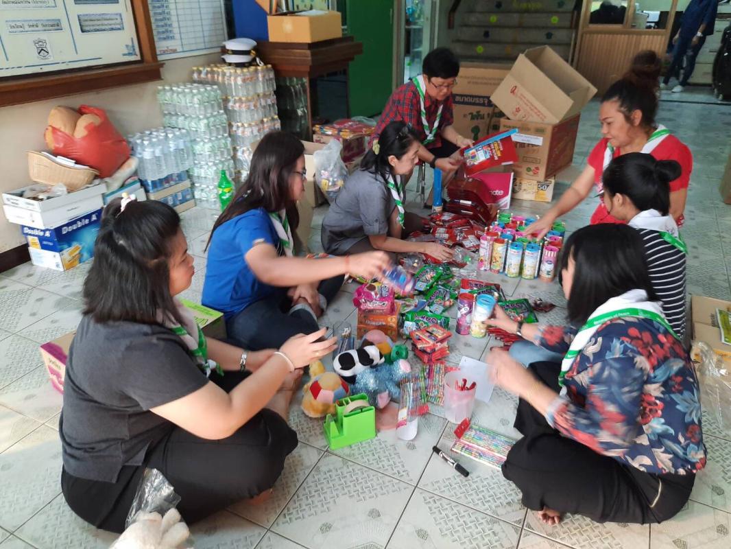 จิตอาสา จัดของขวัญ