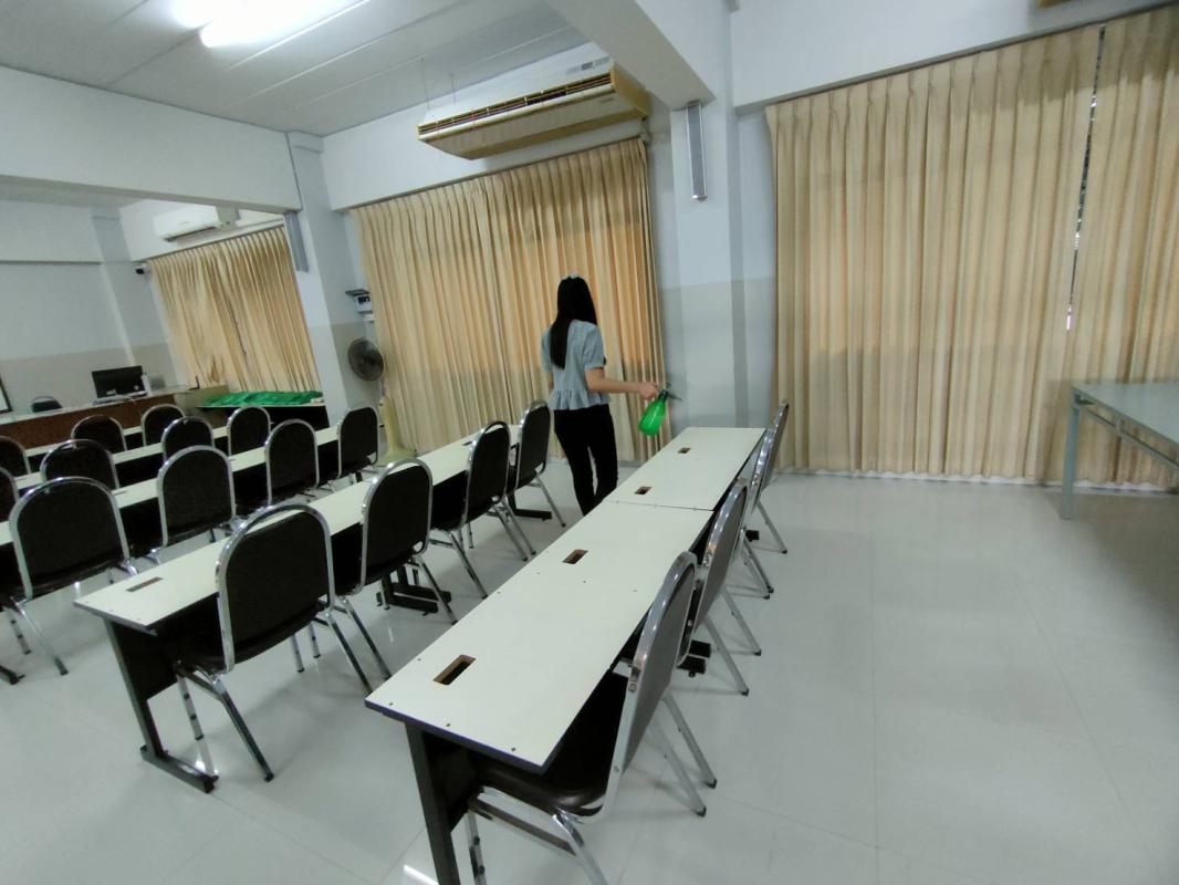 ทำความสะอาดห้องเรียนป้องกันโควิด 19