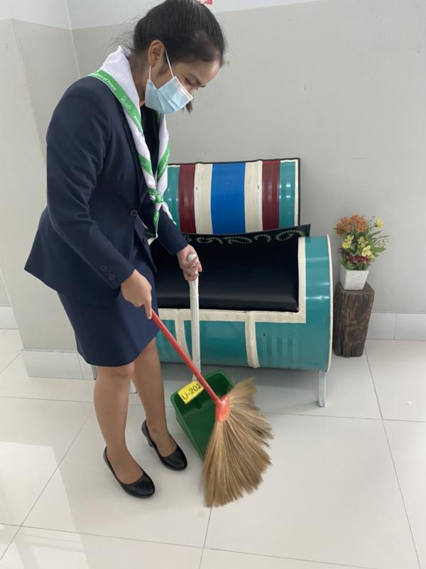 ดูแลรักษาความสะอาดห้องเรียน 