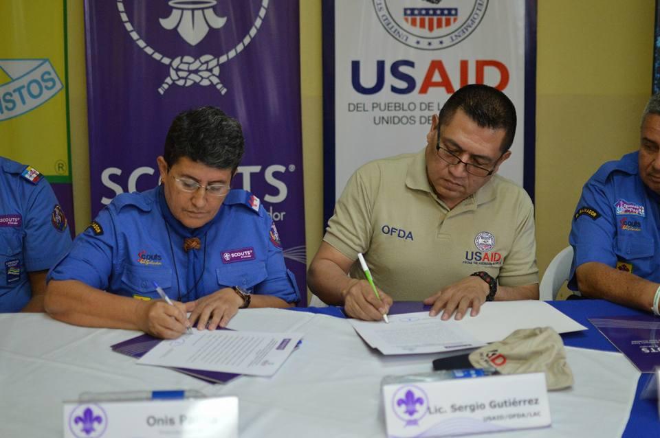 Scouts El Salvador y USAID Fortaleciendo la Educación Urbano-Comunitaria y Escolar en San Salvador.