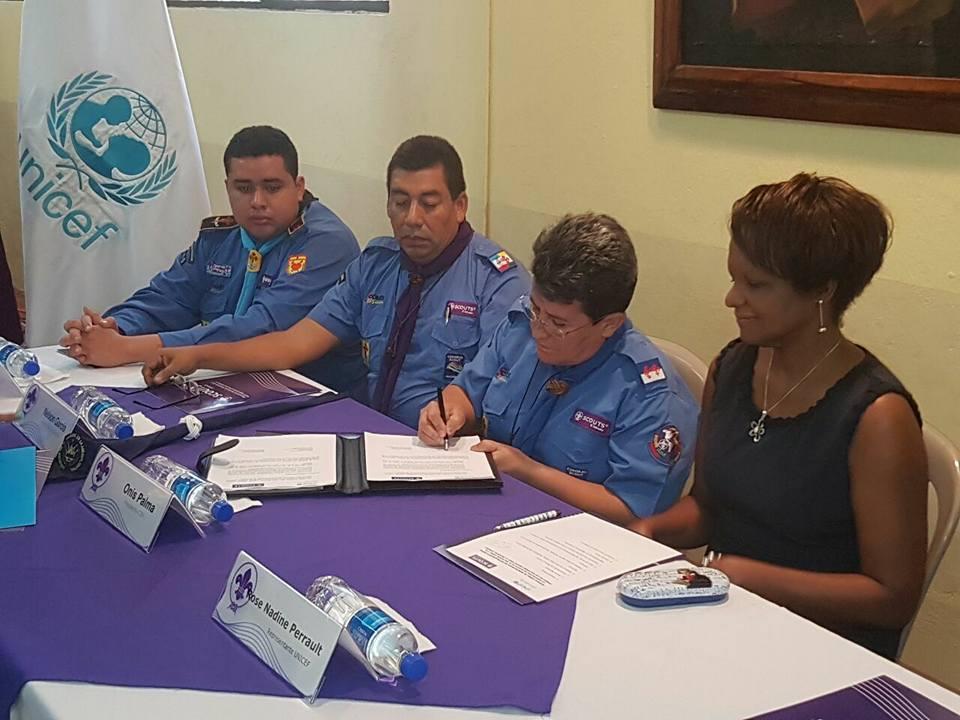 Firma de convenio Asociación de Scouts de El Salvador y UNICEF.
