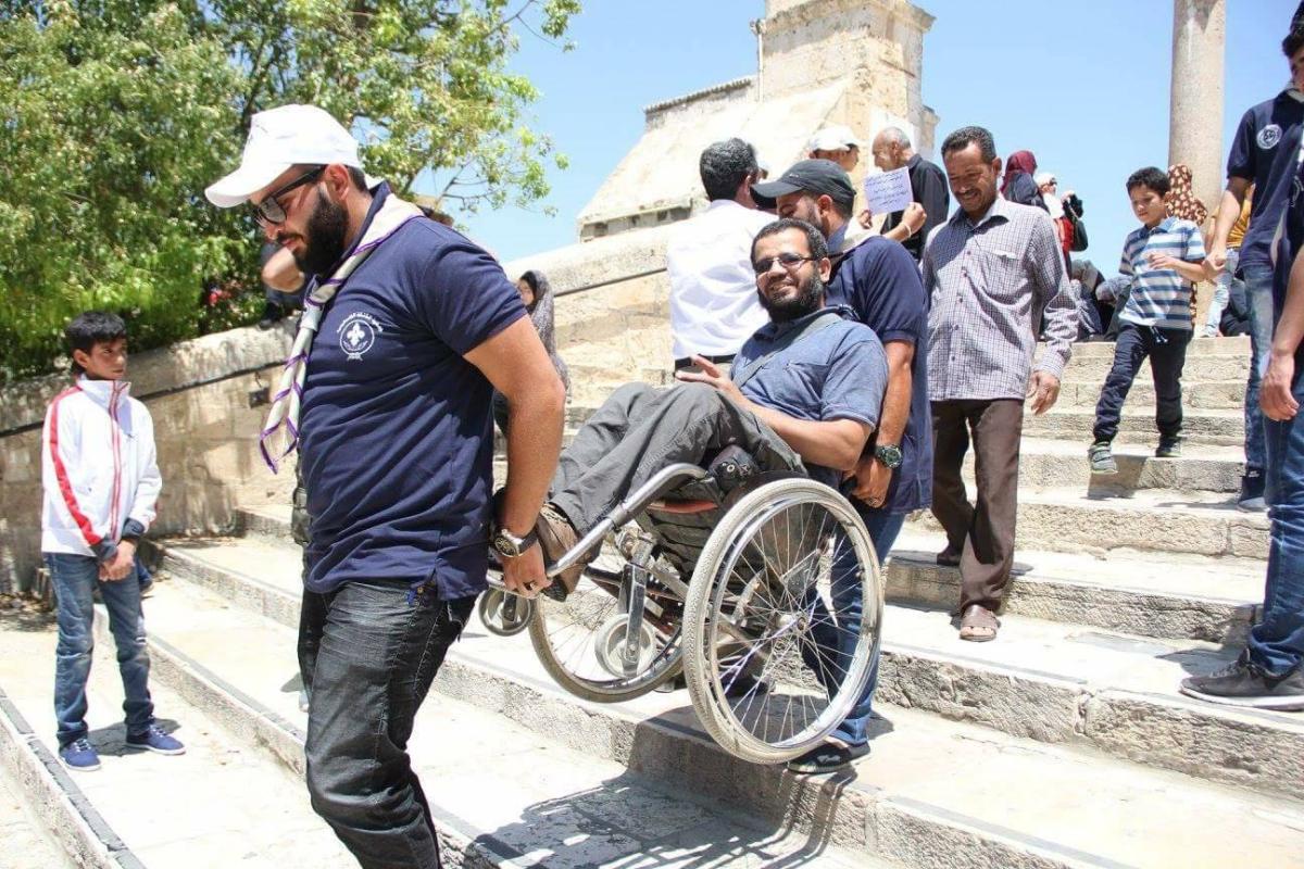 Scouts & Guides serving fasting Muslims in Al Aqsa Mosque 