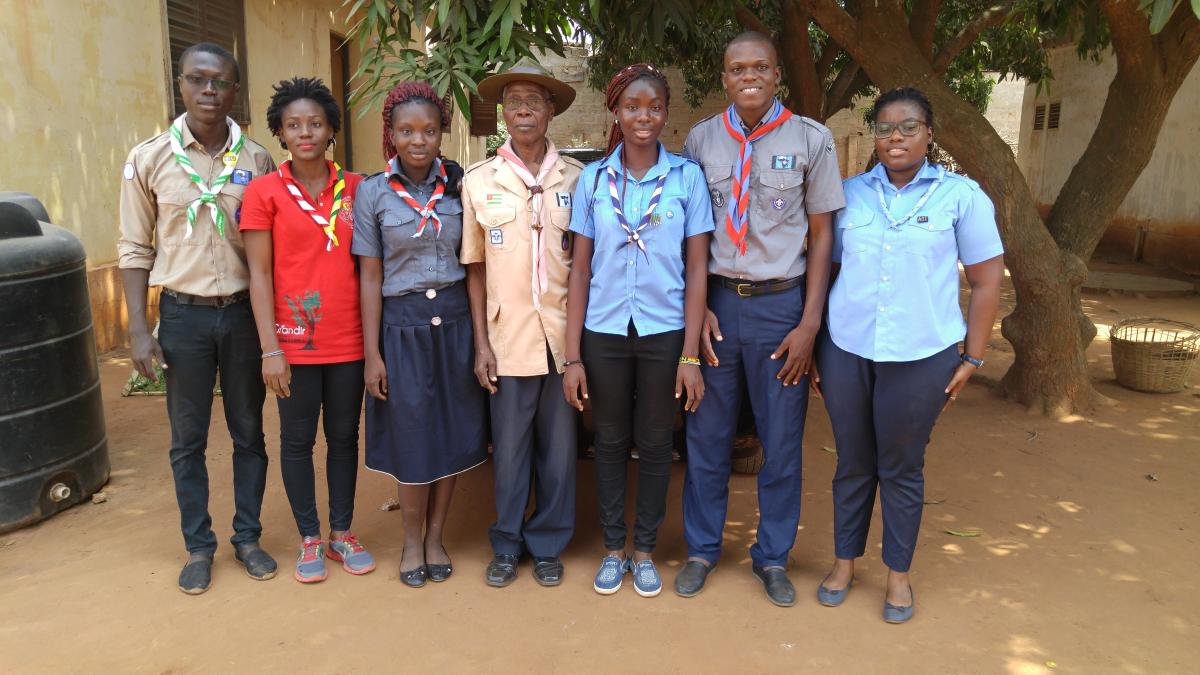 collaboration entre scout et guide du Togo