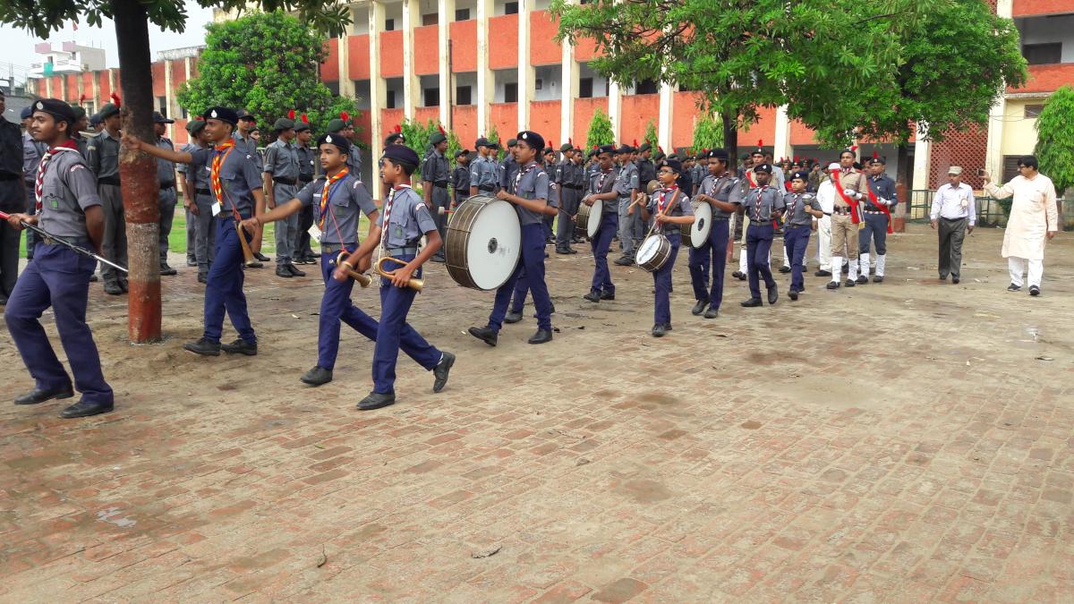 chif gest recive for our band party in our school govt queens college