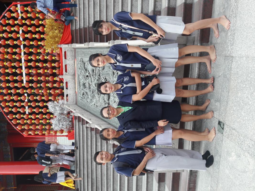 ทำบุญไหว้พระ