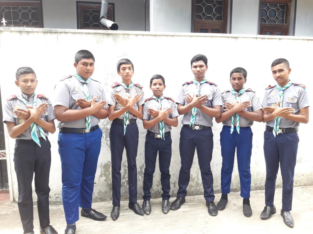 AN-NUSAR Open Scout Group Scout with Messenger of Peace Project