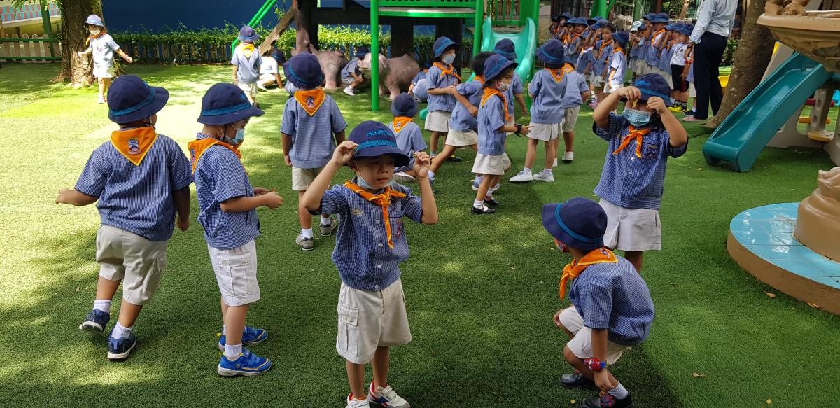 การรักษาความสะอาดบริเวณรอบรั้วอาคาร