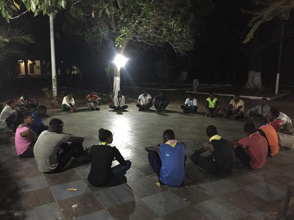 Veillée de présentation des délégations au début du 1er Forum National des Jeunes Scouts de Guinée
