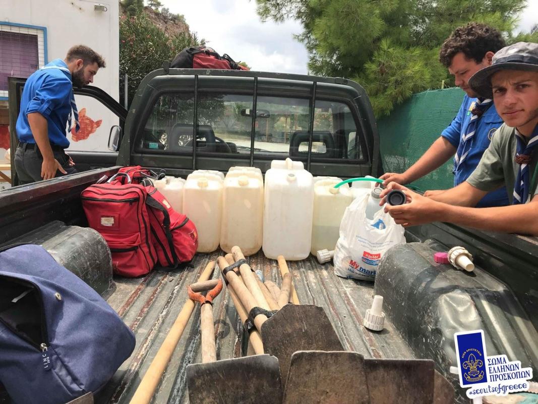 Scouts of Greece assist in the confrontation of the untold disaster, wildfires in Attica Region. 