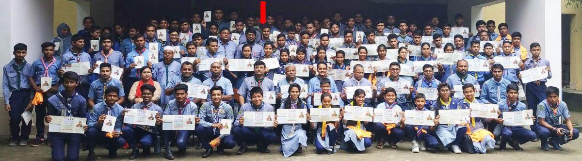 নিরাপদ সড়ক এর লিফলেট বিতরণ কর্মসূচি। 