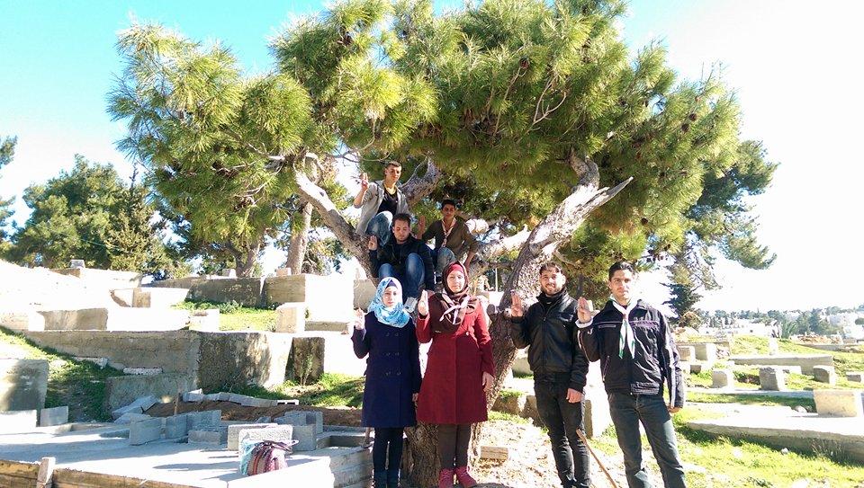 فريق رسل السلام في مفوضية الخليل ينفذ المرحلة الثانية من مشروع "فلسطين خضراء"