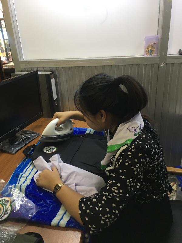 จิตอาสา ติดโลโก้ที่กระเป๋า MoP