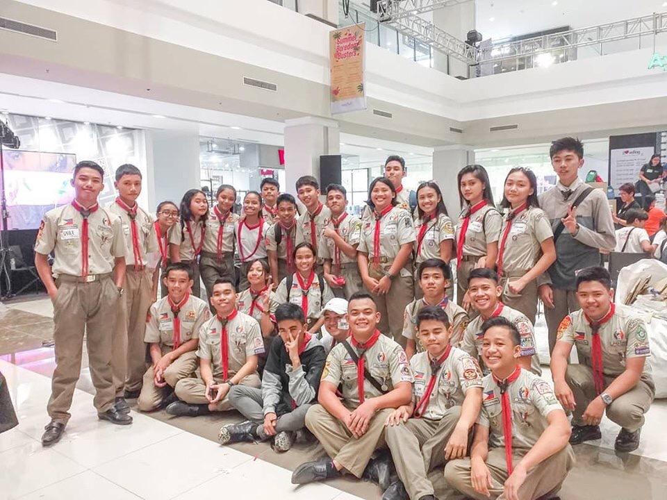 Scouts in the Philippines helps in repacking Love Bag for IPS