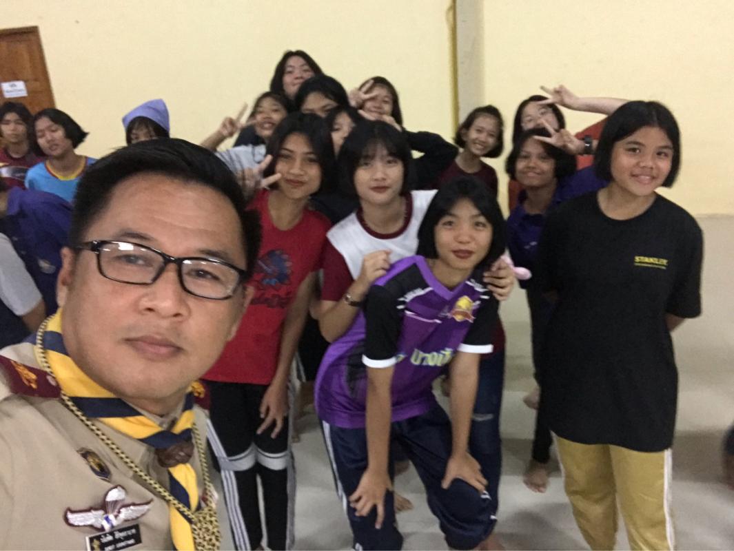 เป็นวิทยากร เเคมป์ไฟ