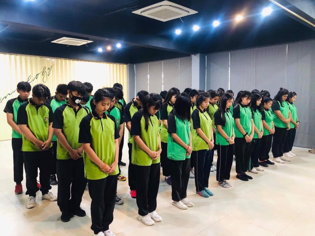 ยืนไว้อาลัยให้กับชาวโคราช