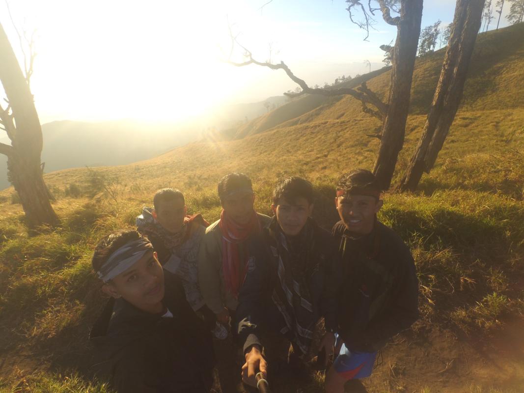 Pramuka Melestarikan keindahan alam bukit Nanggi 