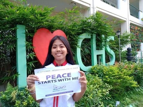 "Peace Starts With Me" Selfie and Groupie