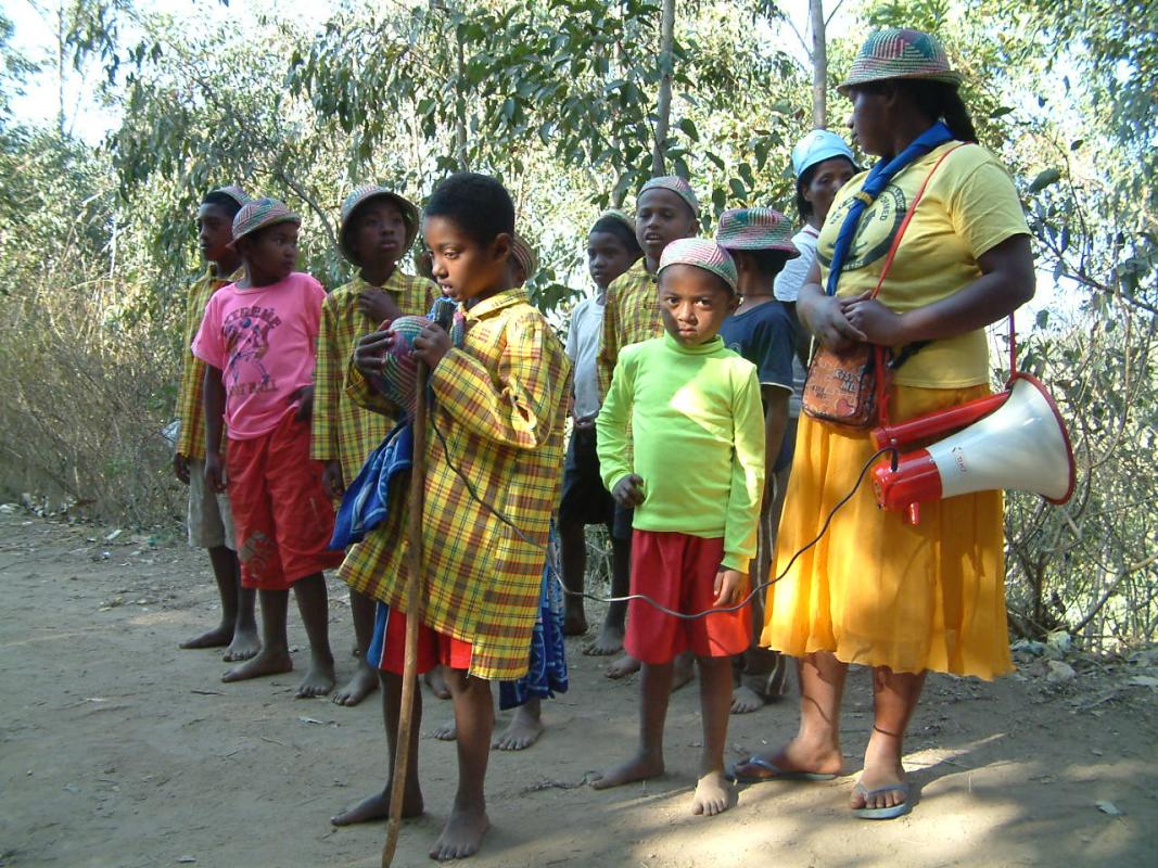 REPRESENTATION  ARTISTIQUE PAR LES LOUVETEAUX DE MADAGASCAR