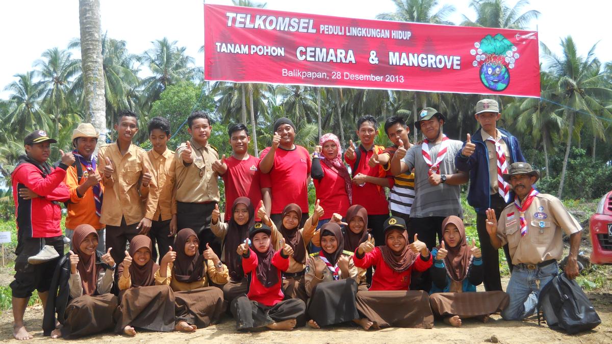 Penanaman 1000 Mangrove dan Cemara