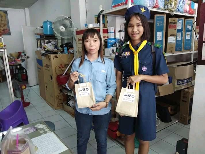 ช่วยทางวิทยาลัยขายใข่เค็มเพื่อช่วยเหลือการเกิดอุทกภัยที่อินโดนีเซีย
