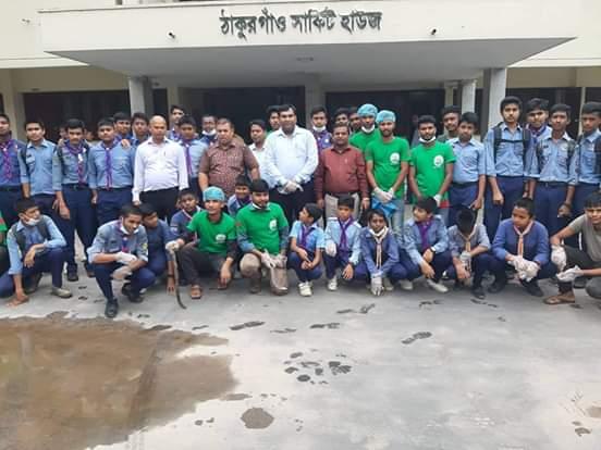 ডেঙ্গু নিধনে কাজ করছে ঠাকুরগাঁও জেলা রোভার ও জেলা স্কাউটস।