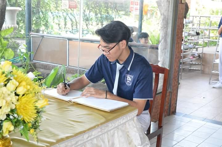 ลงนามถวายพระพรวันพ่อ
