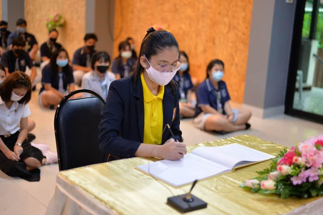 ร่วมกิจกรรมถวายพระพร