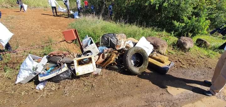 Scouts from different parts of Mauritius contributes to the collection of 30 tons of wastes.