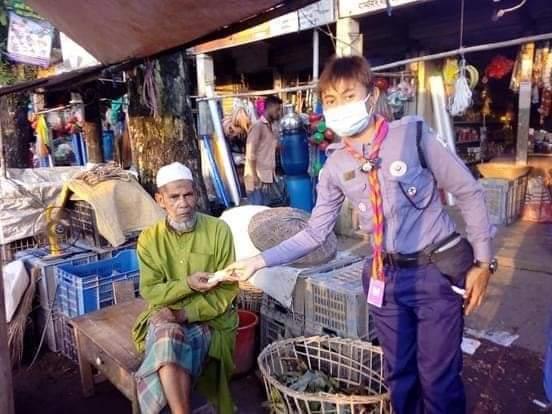 দূর্বার মুক্ত স্কাউট গ্রুপের মাস্ক ও সাবান বিতরণ