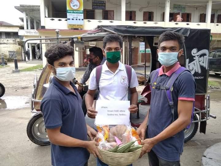 ত্রান বিতরণ