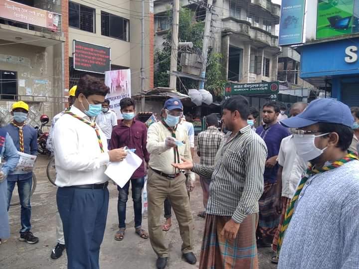 করোনা কালিন সময়ে জেলাপ্রশাসন এর সাথে বিভিন্ন জায়গায় মাস্ক বিতরন।