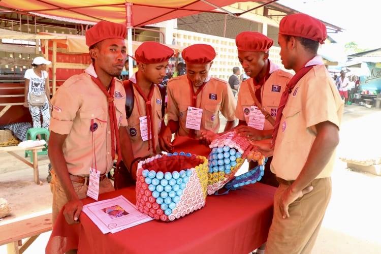 Les "Tily/Scouts"  s'engagent à recycler le plastique