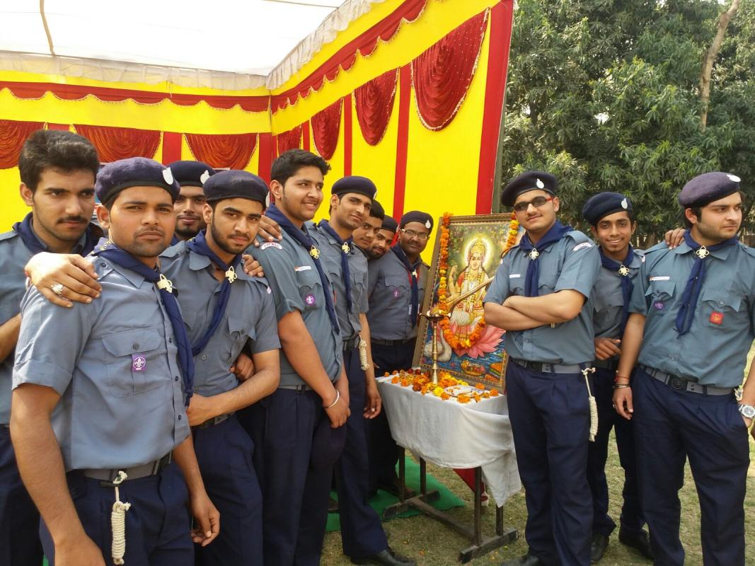 S.D. COLLEGE OF COMMERCE स्काउट गाईड (रोवर्स)-चीता टोली की कैंप के दौरान की कुछ छायाप्रती........