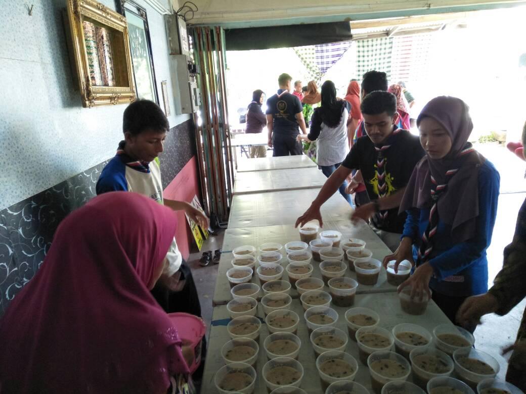 Pengagihan Bubur Lambuk di Bulan Ramadhan Kepada Penduduk Kampung Panji Alam 
