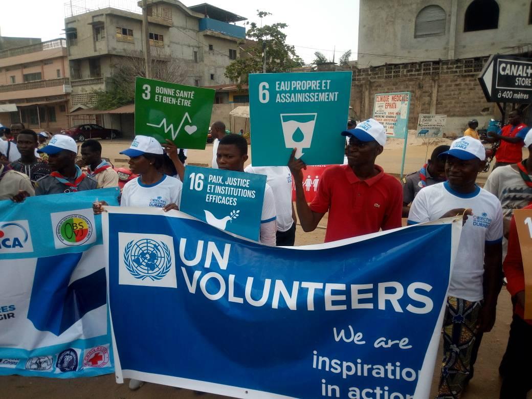 Célébration de la journée internationale des volontaires au Bénin-JIV 2017: les scouts étaient présent 