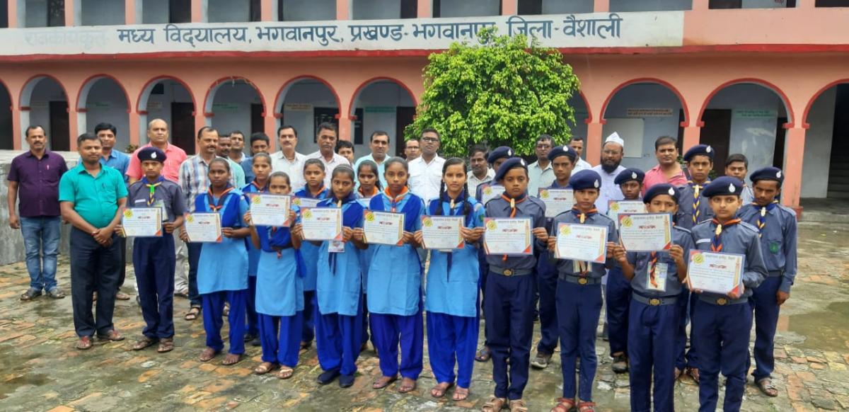 दिव्यांग मतदाताओं की सेवा में लगे स्काउट गाइड जिला प्रशासन ने किया सम्मानित