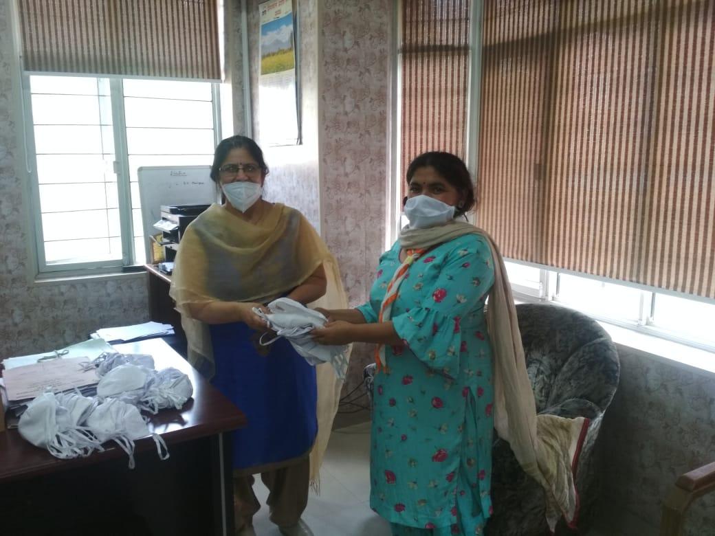 Handed over 100 mask to Chief Medical Officer Hamirpur 